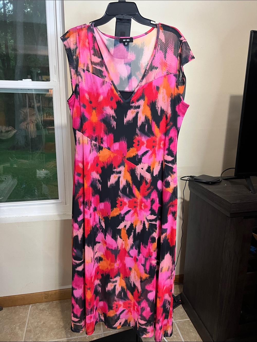 Sleeveless V-Neck Midi Dress in Pink & Black Floral